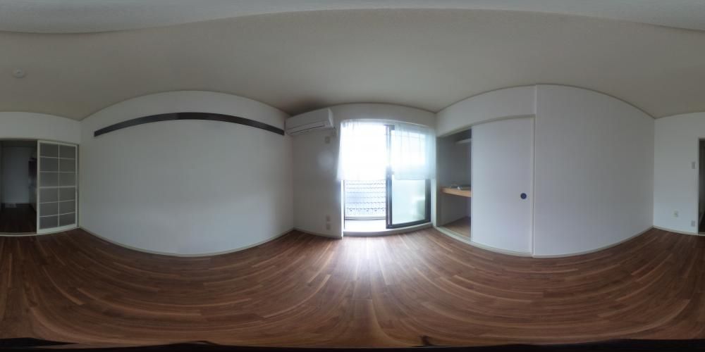 �m��