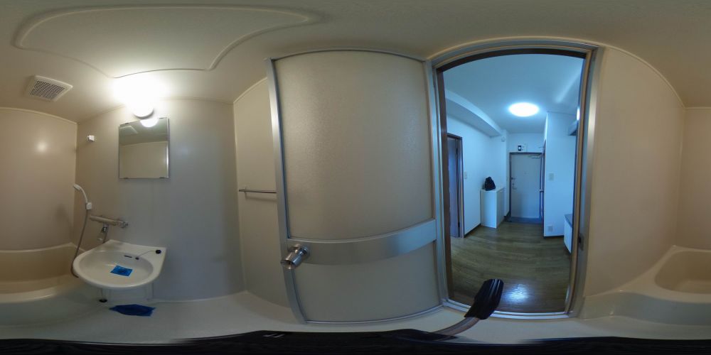 �o�X���[��