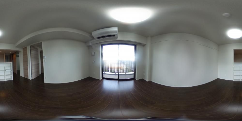 ���r���O