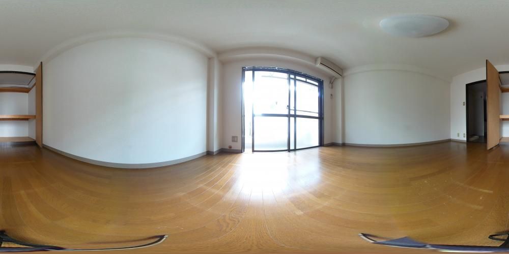 �m��
