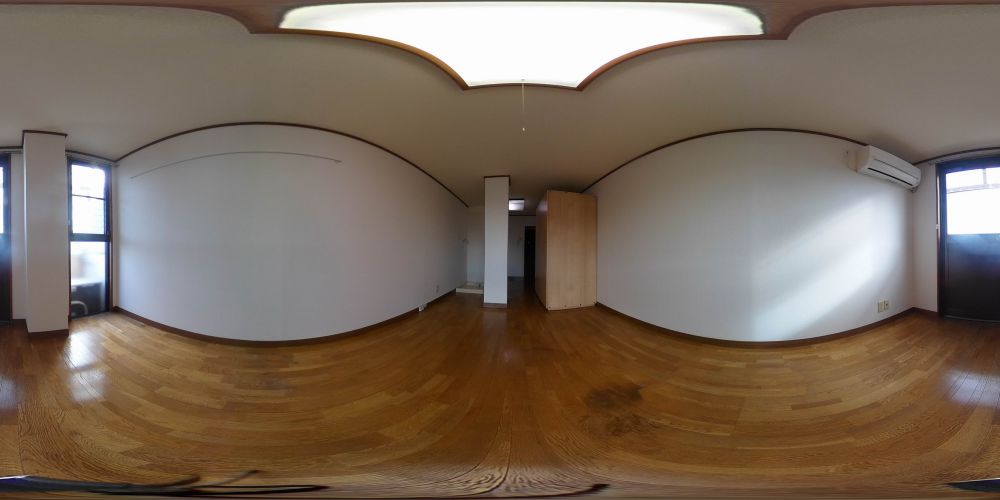 ���r���O