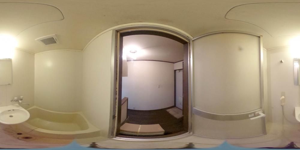 �o�X���[��