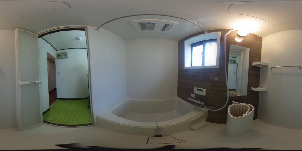 �o�X���[��