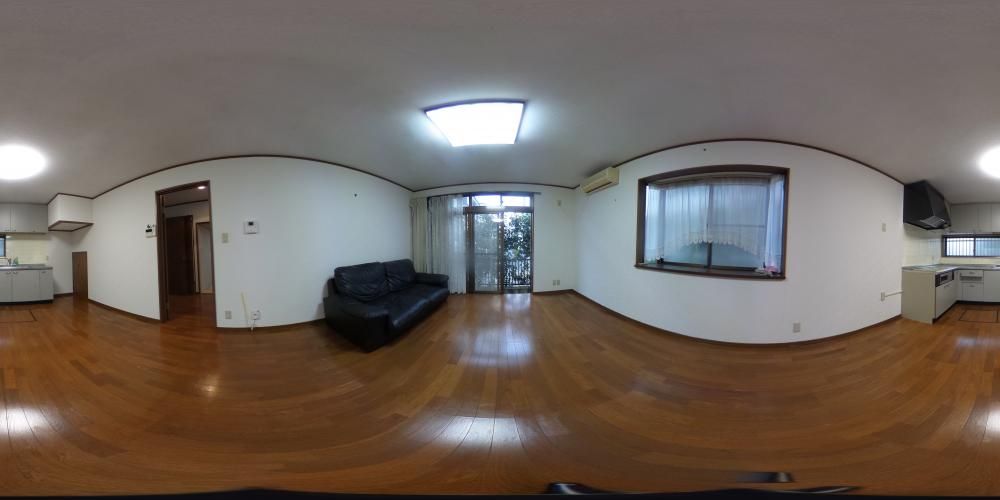 ���r���O