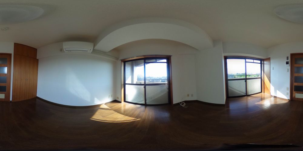 ���r���O