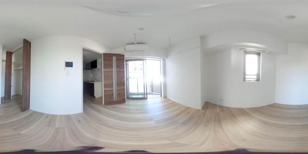 ���r���O